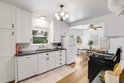 445 E H Street, Benicia, CA 94510 - Photo 17