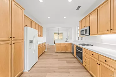 8364 Bennington Court, Vallejo, CA 94591 - Photo 27
