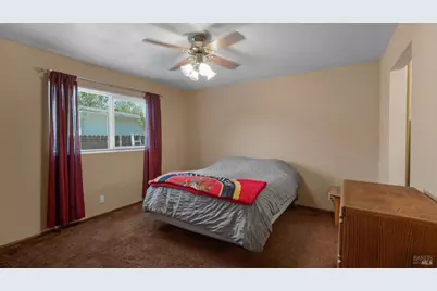 655 W Creekside Circle, Dixon, CA 95620 - Photo 17