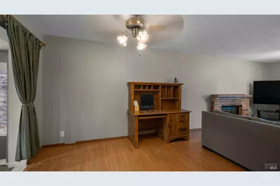 655 W Creekside Circle, Dixon, CA 95620 - Photo 9