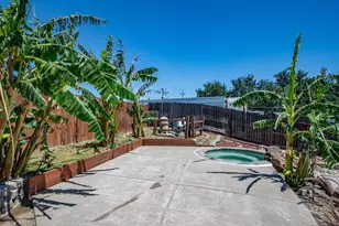 655 W Creekside Cir, Dixon, CA 95620 - Photo 41