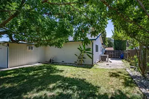 655 W Creekside Cir, Dixon, CA 95620 - Photo 33