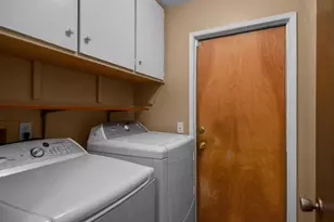 655 W Creekside Cir, Dixon, CA 95620 - Photo 27