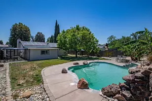 655 W Creekside Cir, Dixon, CA 95620 - Photo 43