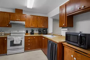 655 W Creekside Cir, Dixon, CA 95620 - Photo 13