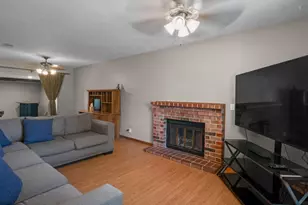 655 W Creekside Cir, Dixon, CA 95620 - Photo 5