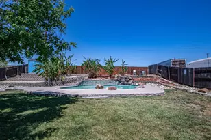 655 W Creekside Cir, Dixon, CA 95620 - Photo 29