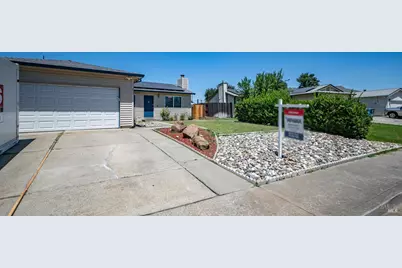 655 W Creekside Circle, Dixon, CA 95620 - Photo 3