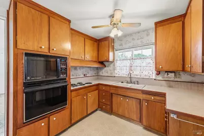 213 Hemlock Street, Vacaville, CA 95688 - Photo 15