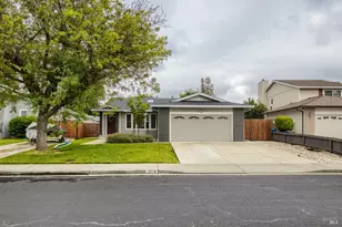 319 Brookdale Dr, Vacaville, CA 95687 - Photo 1