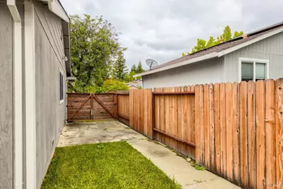 319 Brookdale Drive, Vacaville, CA 95687 - Photo 41