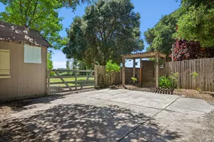 1081 Las Amigas Rd, Napa, CA 94559 - Photo 35