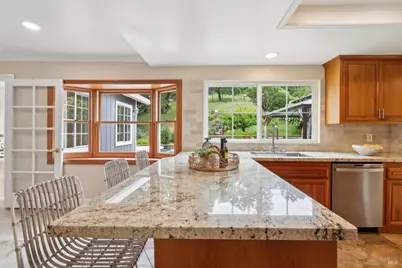 33 Plata Court, Novato, CA 94947 - Photo 17
