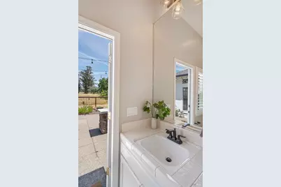 592 Peppertree Drive, Windsor, CA 95492 - Photo 33