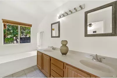 718 Fox Hollow Way, Vacaville, CA 95687 - Photo 37