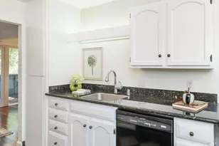 36 Schmidt Ln, San Rafael, CA 94903 - Photo 15