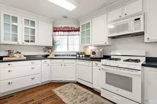 300 East H St, Benicia, CA 94510 - Photo 11