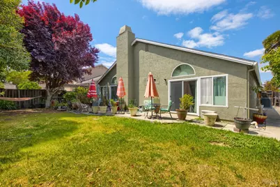 154 Hawk Court, Vacaville, CA 95687 - Photo 17