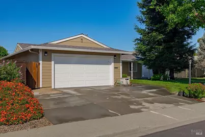 190 Olympic Circle, Vacaville, CA 95687 - Photo 3