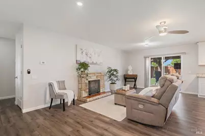 190 Olympic Circle, Vacaville, CA 95687 - Photo 7