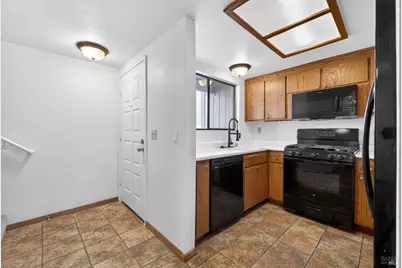 303 Occidental Circle, Santa Rosa, CA 95401 - Photo 7