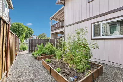 870 W J Street, Benicia, CA 94510 - Photo 35