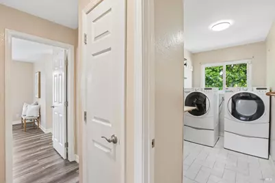 870 W J Street, Benicia, CA 94510 - Photo 13