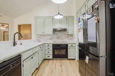 4109 W Mission Court, Visalia, CA 93277 - Photo 17
