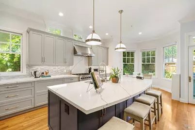 8 Center Street, San Rafael, CA 94901 - Photo 3