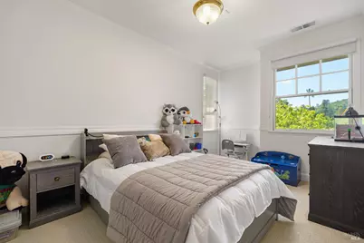 8 Center Street, San Rafael, CA 94901 - Photo 23