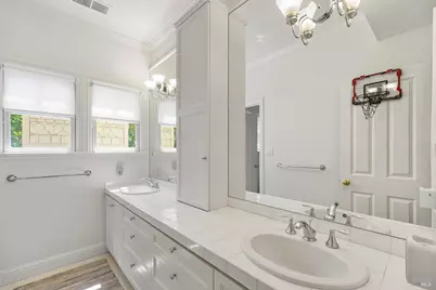 8 Center Street, San Rafael, CA 94901 - Photo 25
