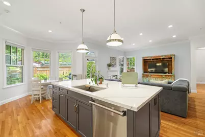 8 Center Street, San Rafael, CA 94901 - Photo 5