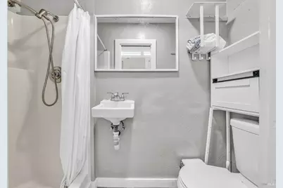 215 Tunnel Avenue, Richmond, CA 94801 - Photo 23
