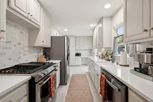 105 Corrillo Dr, San Rafael, CA 94903 - Photo 11