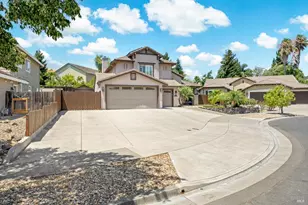 3305 Hillridge Ct, Fairfield, CA 94534 - Photo 3