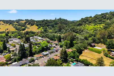 149 E Lilienthal Avenue, Napa, CA 94558 - Photo 41