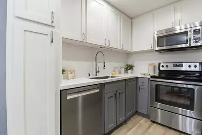 100 Marin Center Drive #31, San Rafael, CA 94903 - Photo 11