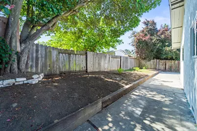 2132 Via Media, Benicia, CA 94510 - Photo 41