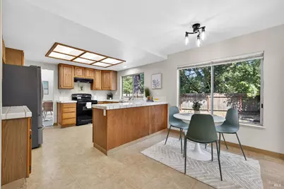300 Summer Rain Drive, Windsor, CA 95492 - Photo 3