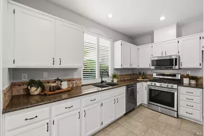 904 Turquoise Street, Vacaville, CA 95687 - Photo 17