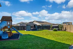 1430 Roosevelt St, Dixon, CA 95620 - Photo 3