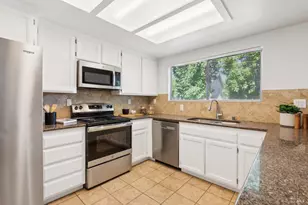 32 Salvatore Dr, Novato, CA 94949 - Photo 3