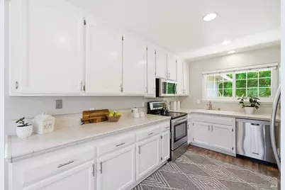 4062 Angeline Court, Santa Rosa, CA 95405 - Photo 15