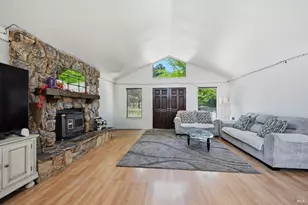 18670 Maple Leaf Ct, Hidden Valley Lake, CA 95467 - Photo 3