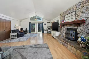 18670 Maple Leaf Ct, Hidden Valley Lake, CA 95467 - Photo 5