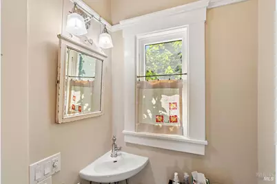 437 North Street, Healdsburg, CA 95448 - Photo 29