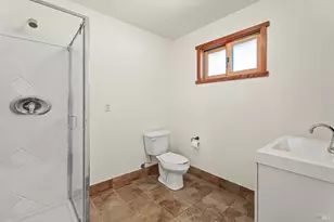 10185 East Rd, Redwood Valley, CA 95470 - Photo 11