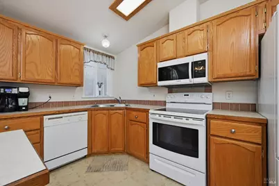 13500 Eastlake Drive, Clearlake, CA 95422 - Photo 15