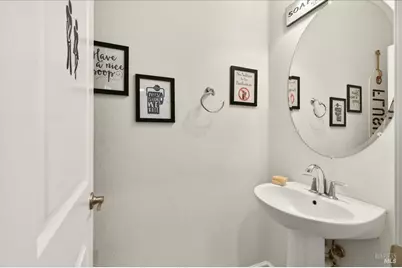 578 Burgundy Street, Vacaville, CA 95687 - Photo 31