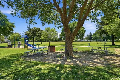 802 Pueblo Avenue, Napa, CA 94558 - Photo 31